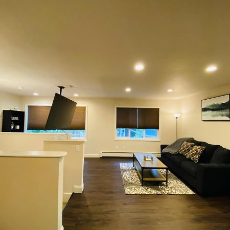Beautiful 2 Bedroom 1 Bath Apartment With Private Garage Anchorage Extérieur photo