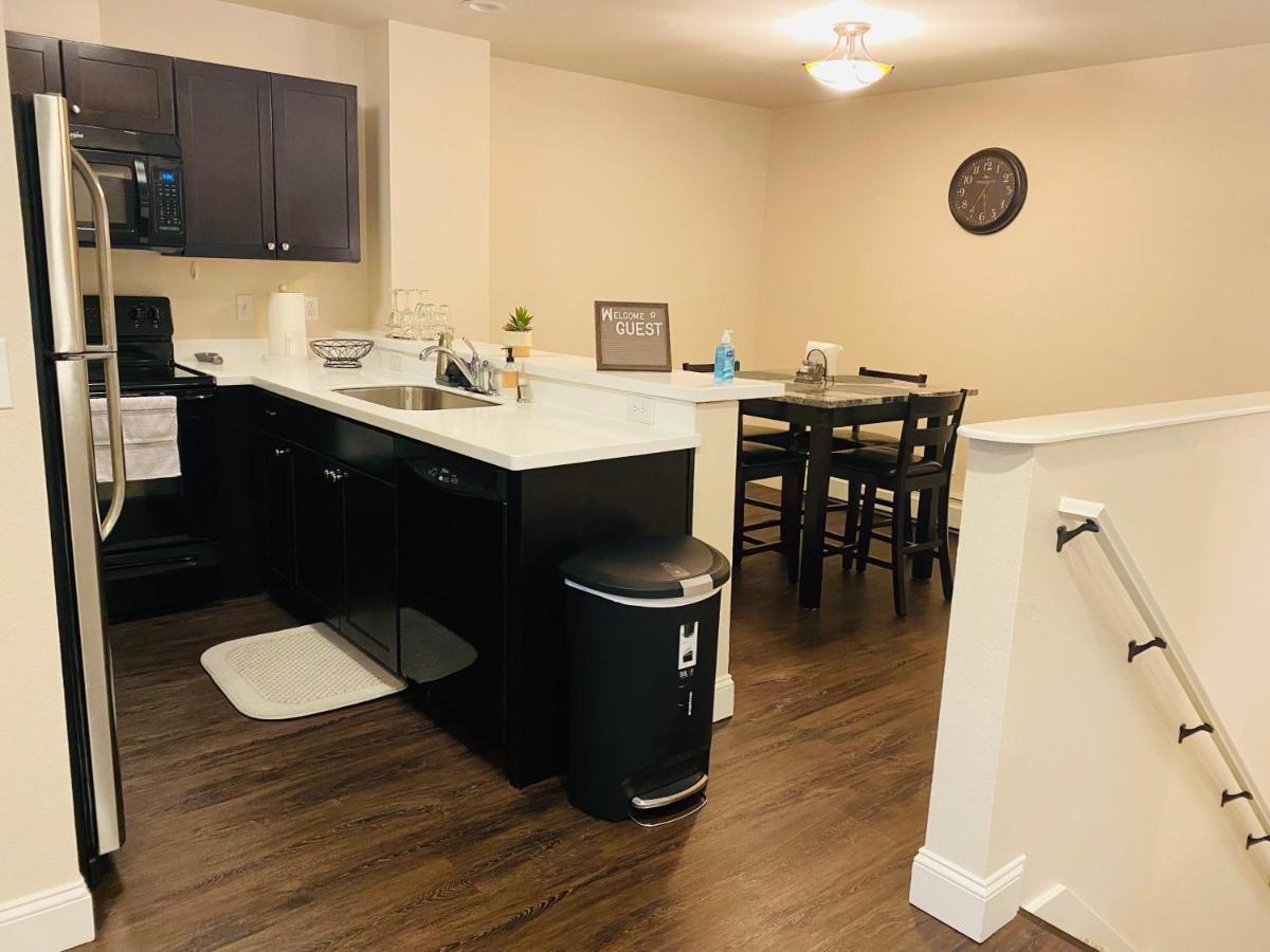 Beautiful 2 Bedroom 1 Bath Apartment With Private Garage Anchorage Extérieur photo