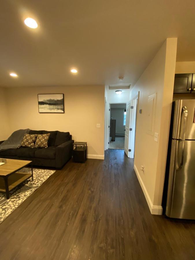Beautiful 2 Bedroom 1 Bath Apartment With Private Garage Anchorage Extérieur photo