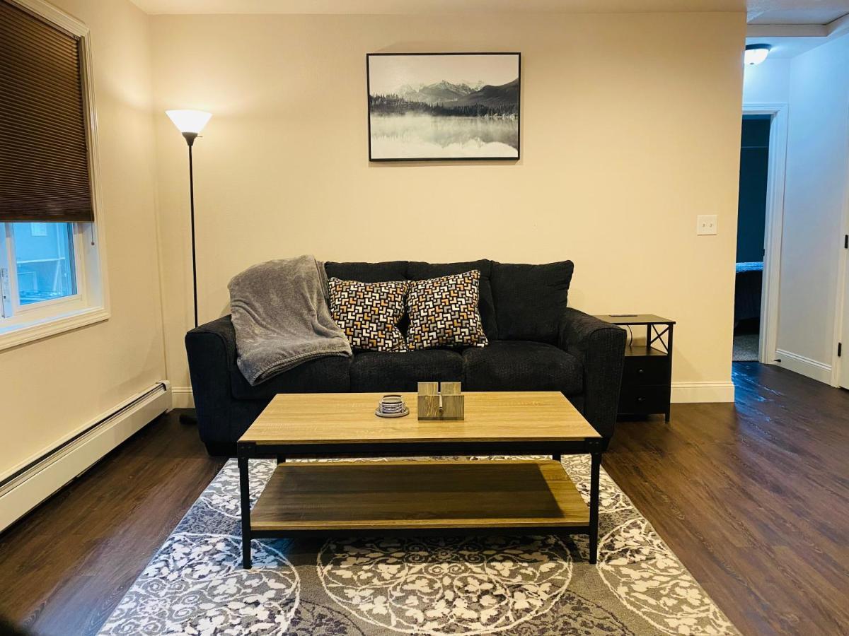 Beautiful 2 Bedroom 1 Bath Apartment With Private Garage Anchorage Extérieur photo