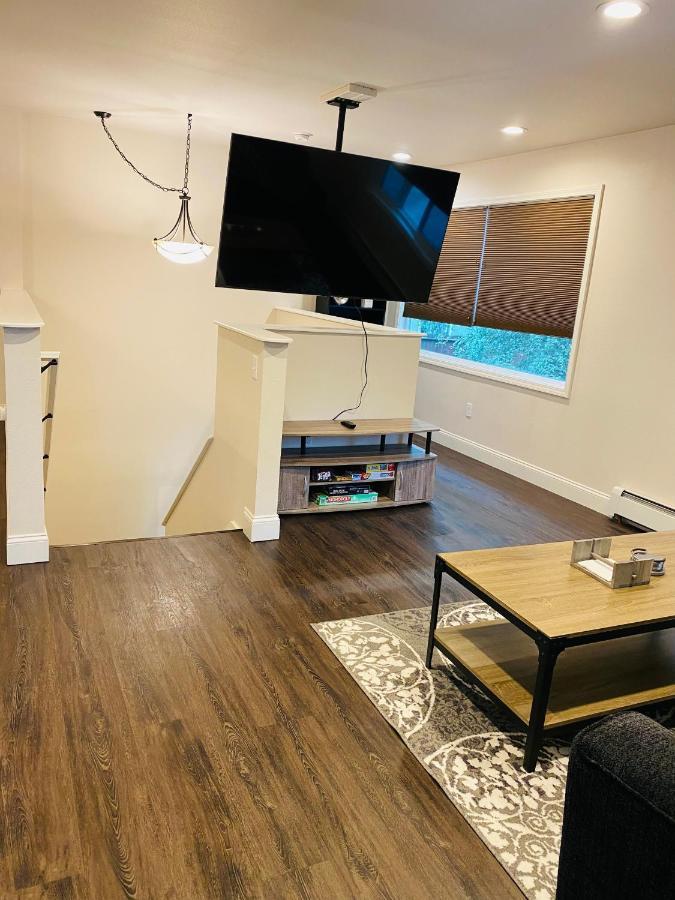 Beautiful 2 Bedroom 1 Bath Apartment With Private Garage Anchorage Extérieur photo