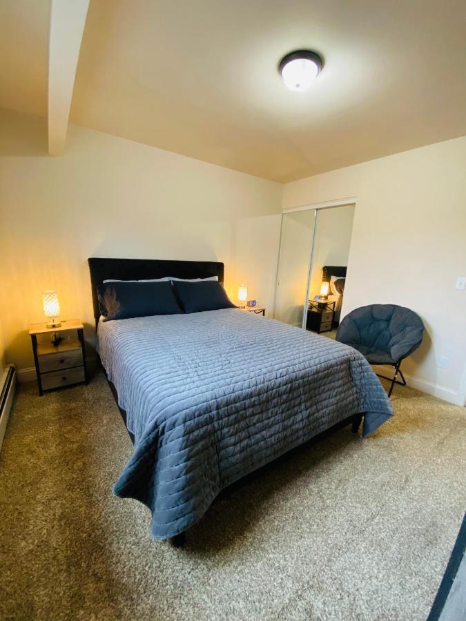 Beautiful 2 Bedroom 1 Bath Apartment With Private Garage Anchorage Extérieur photo